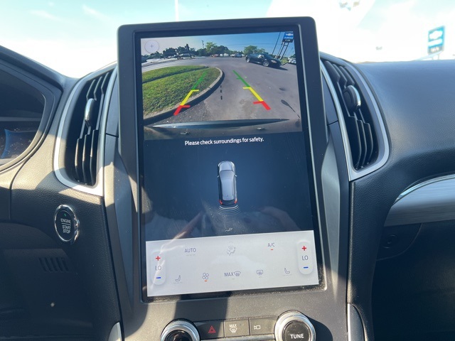 2022 Ford Edge SEL photo 21