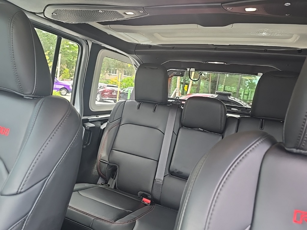 2024 Jeep Wrangler Rubicon X photo 38
