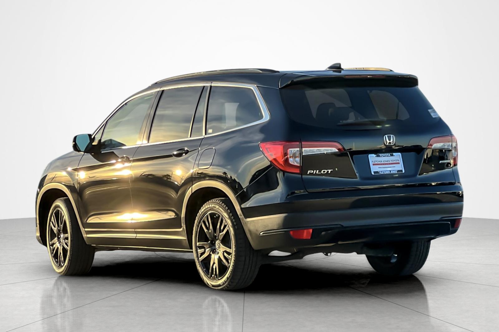 2021 Honda Pilot Special Edition photo 2