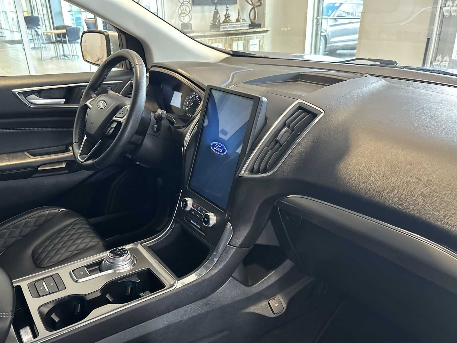 2024 Ford Edge Titanium photo 25