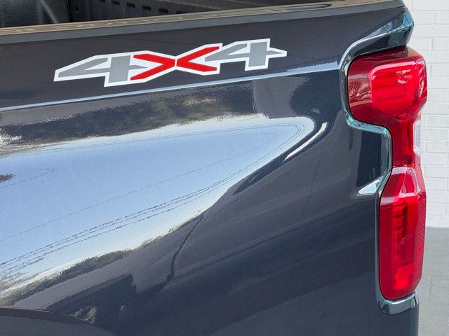 2022 Chevrolet Silverado 1500 LT photo 7