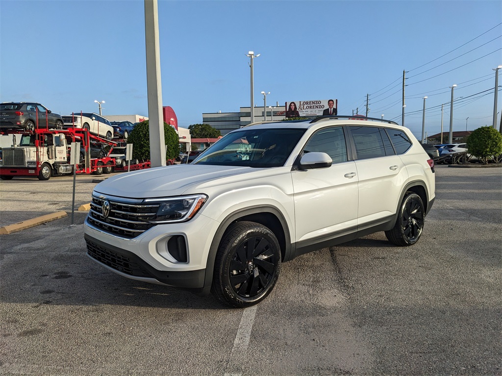 2026 Volkswagen Atlas SE Technology photo 2