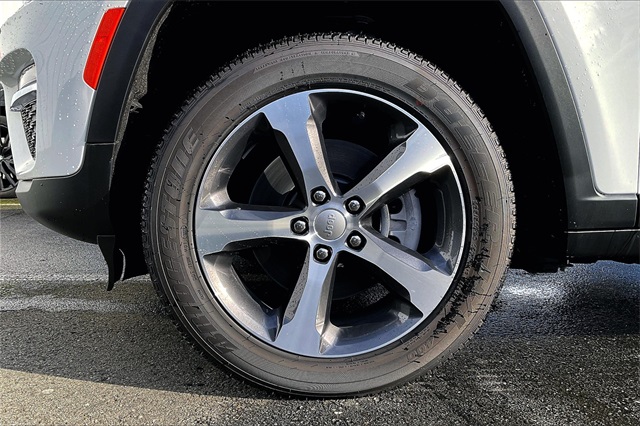 2024 Jeep Cherokee 4xe photo 13