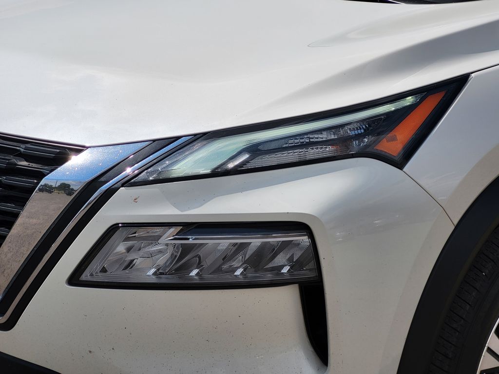 2023 Nissan Rogue SV photo 5