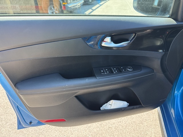 2024 Kia Forte GT-Line photo 17