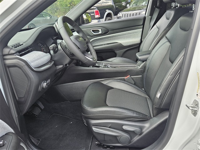 2025 Jeep Compass Latitude photo 5