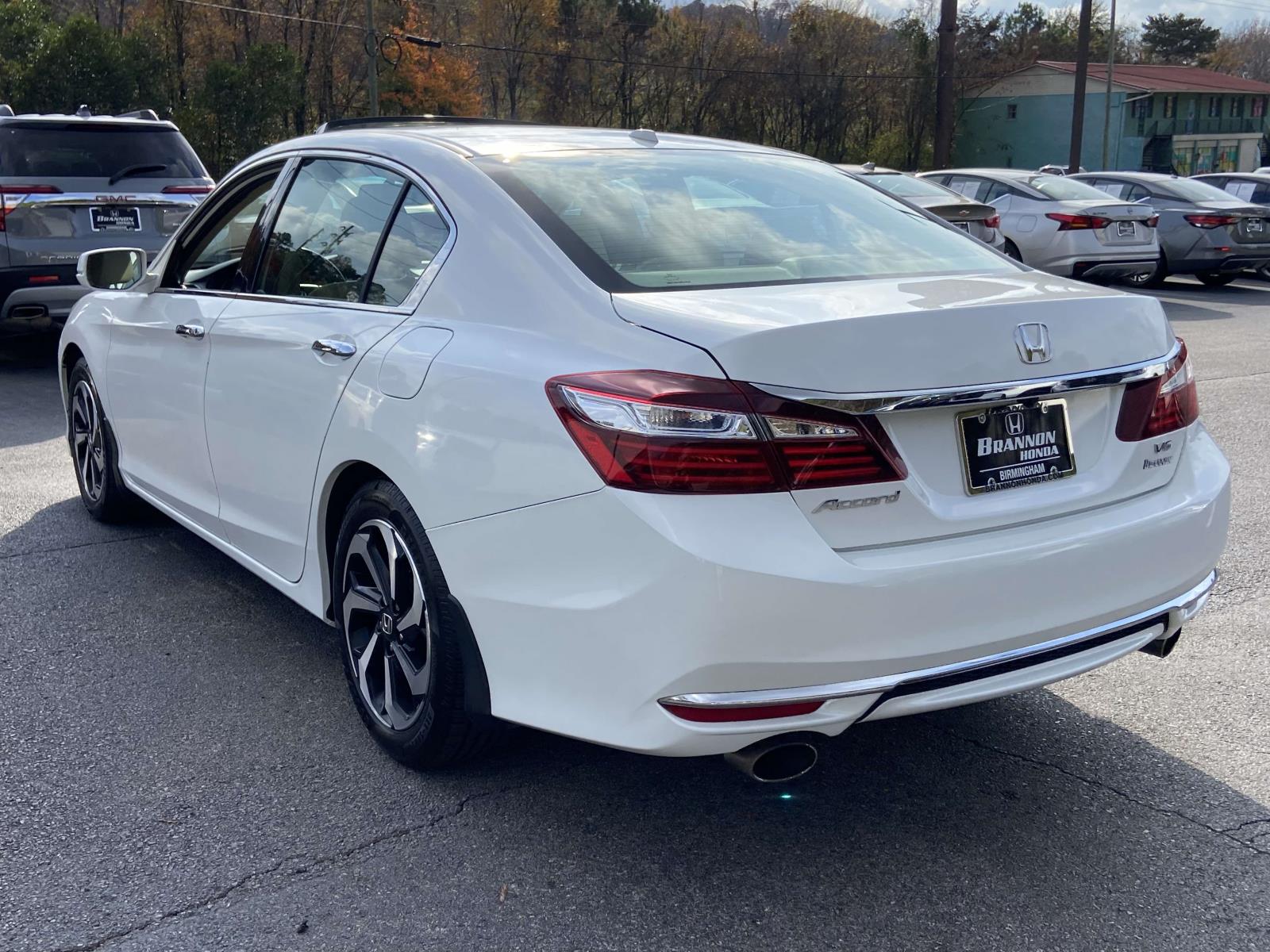 2017 Honda Accord EX-L V6 photo 3