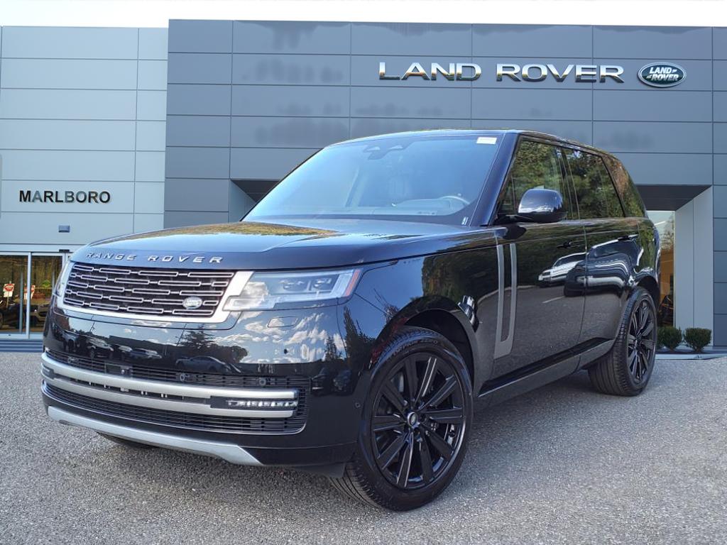 2025 Land Rover Range Rover SE's photo