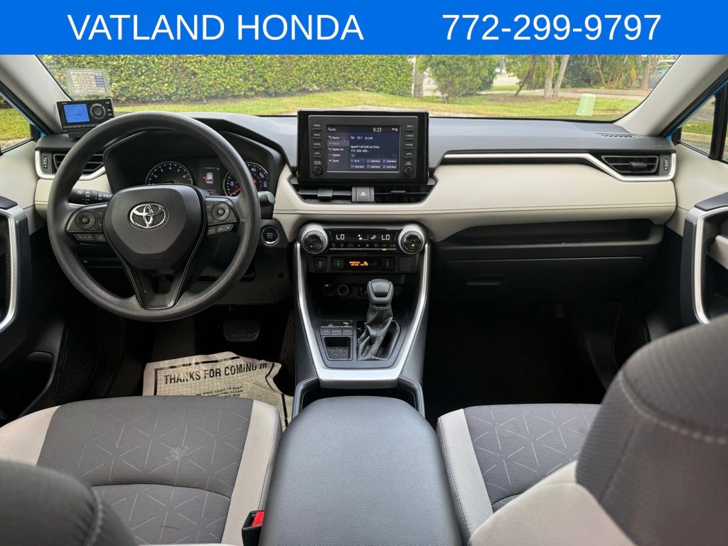2019 Toyota RAV4 XLE photo 7