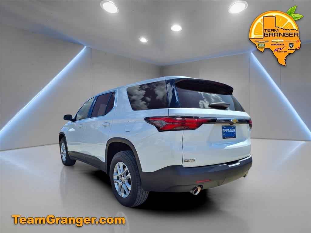 2023 Chevrolet Traverse LS photo 4