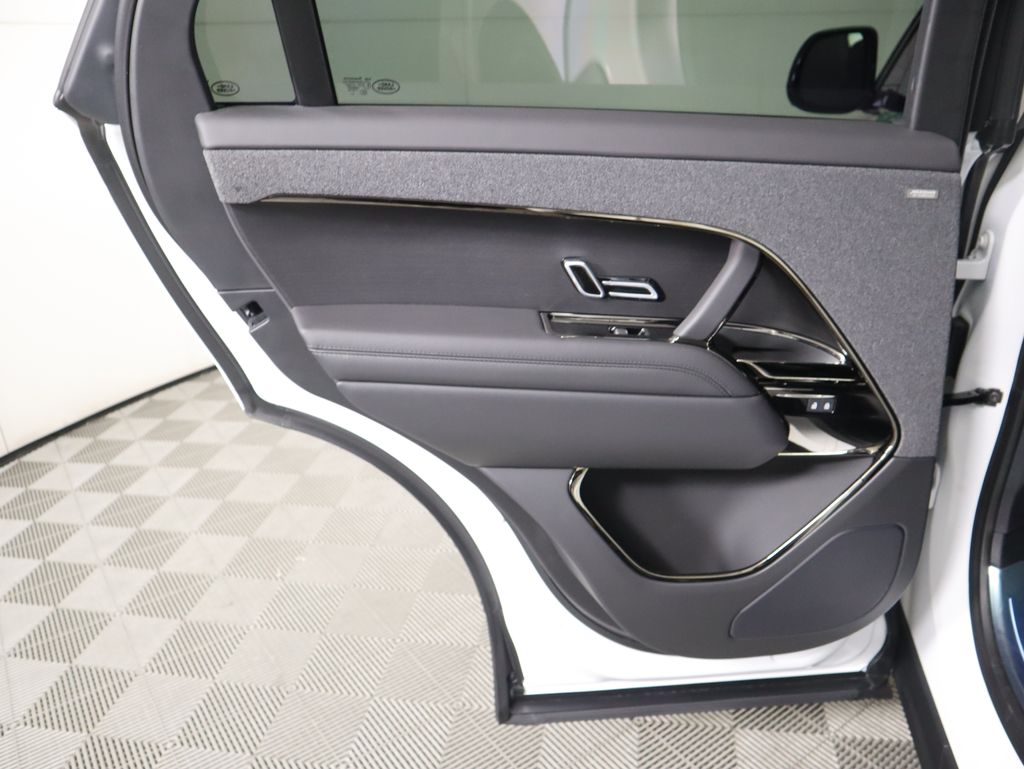 2025 Land Rover Range Rover Sport SE photo 23