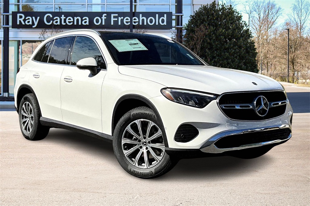 2026 Mercedes Benz GLC 300 4MATIC photo 2