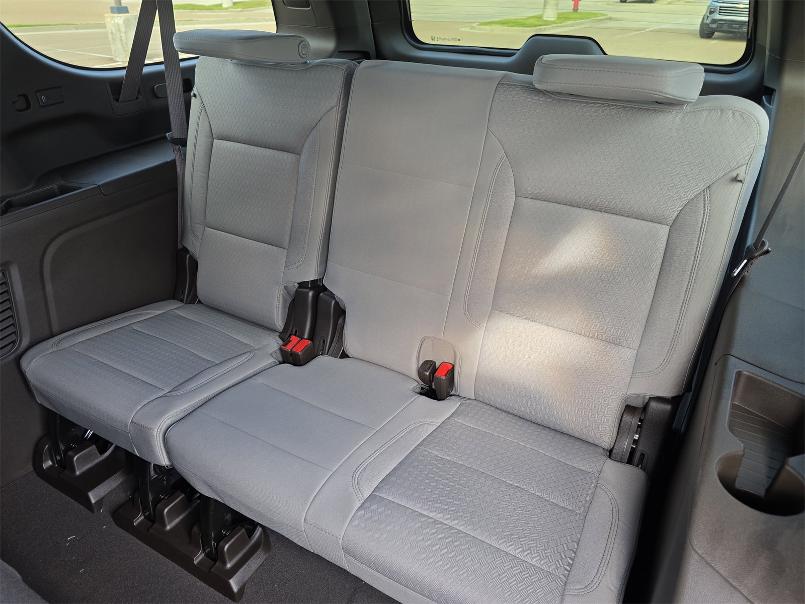 2025 Chevrolet Suburban LS photo 19
