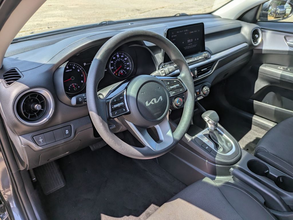 2024 Kia Forte LXS photo 11