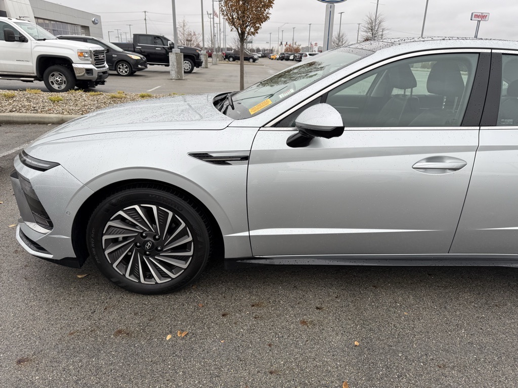 2024 Hyundai Sonata Hybrid Limited photo 4