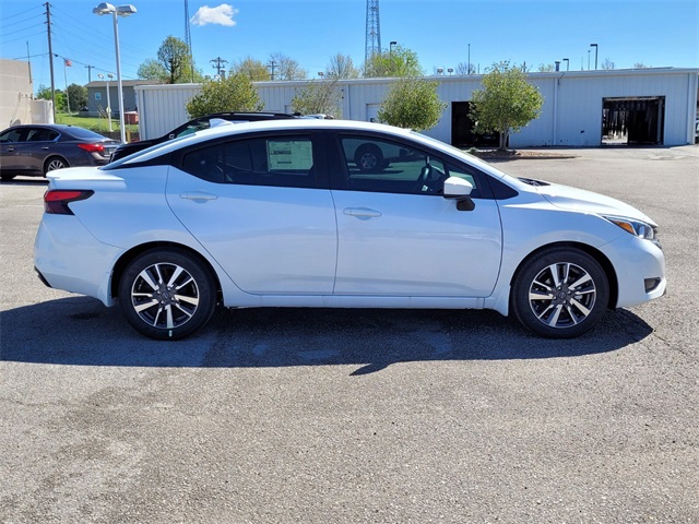 2024 Nissan Versa SV photo 5