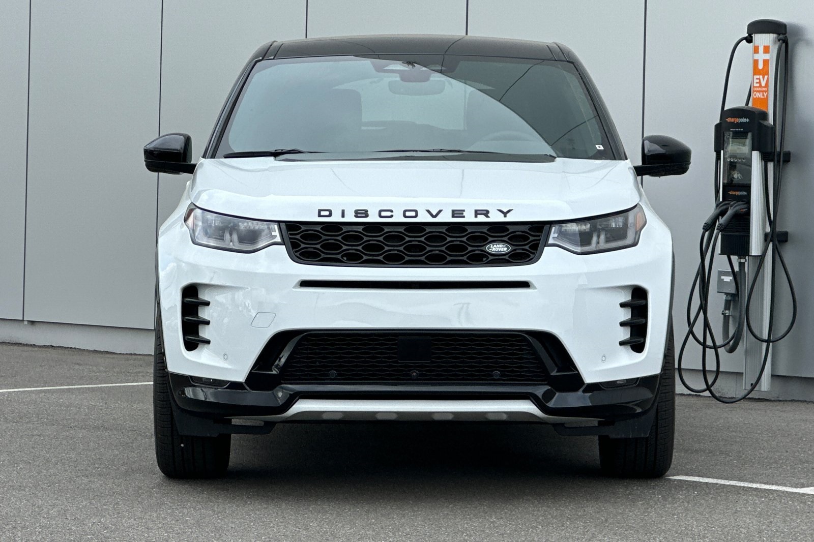 2025 Land Rover Discovery Sport Dynamic SE photo 8