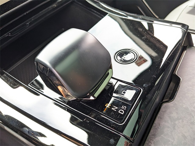 2025 Land Rover Range Rover Sport photo 17