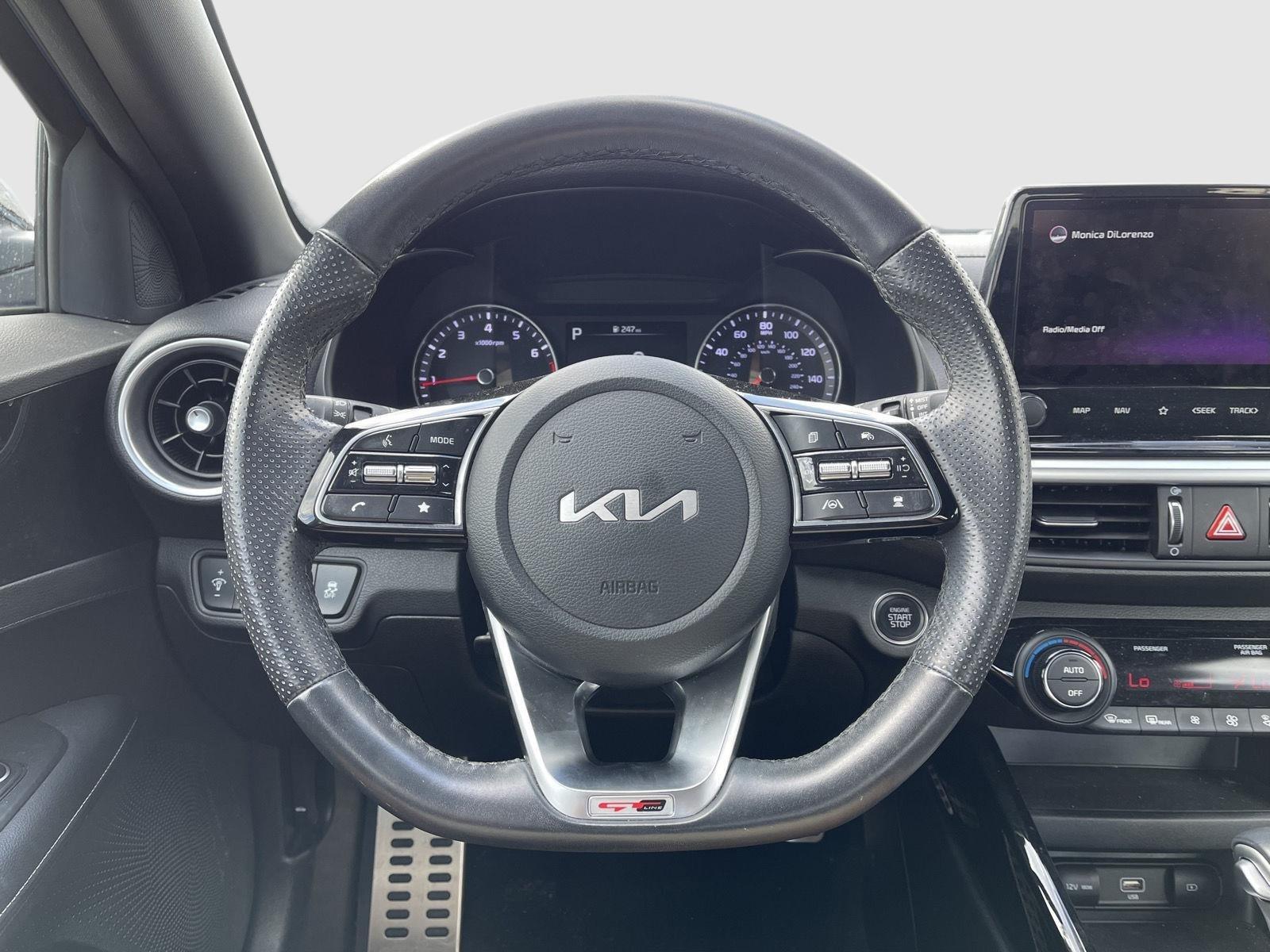 2022 Kia Forte GT-Line photo 5