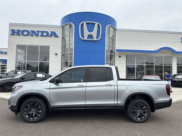 2025 Honda Ridgeline Sport photo 2