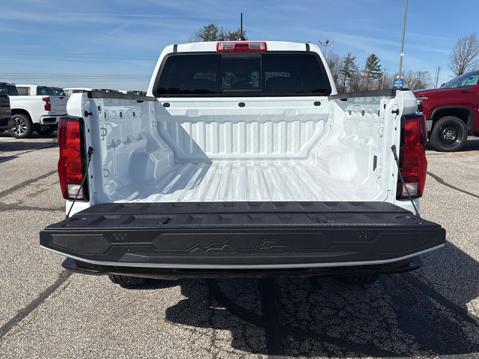 2025 Chevrolet Colorado LT photo 9