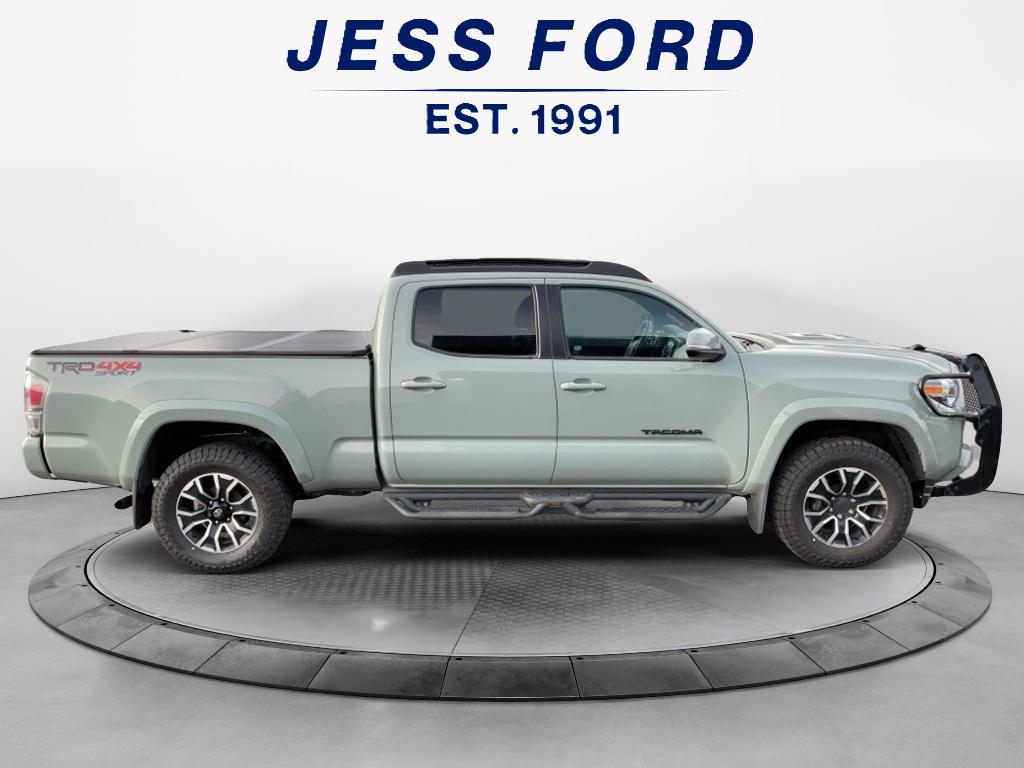 2022 Toyota Tacoma TRD Sport photo 2
