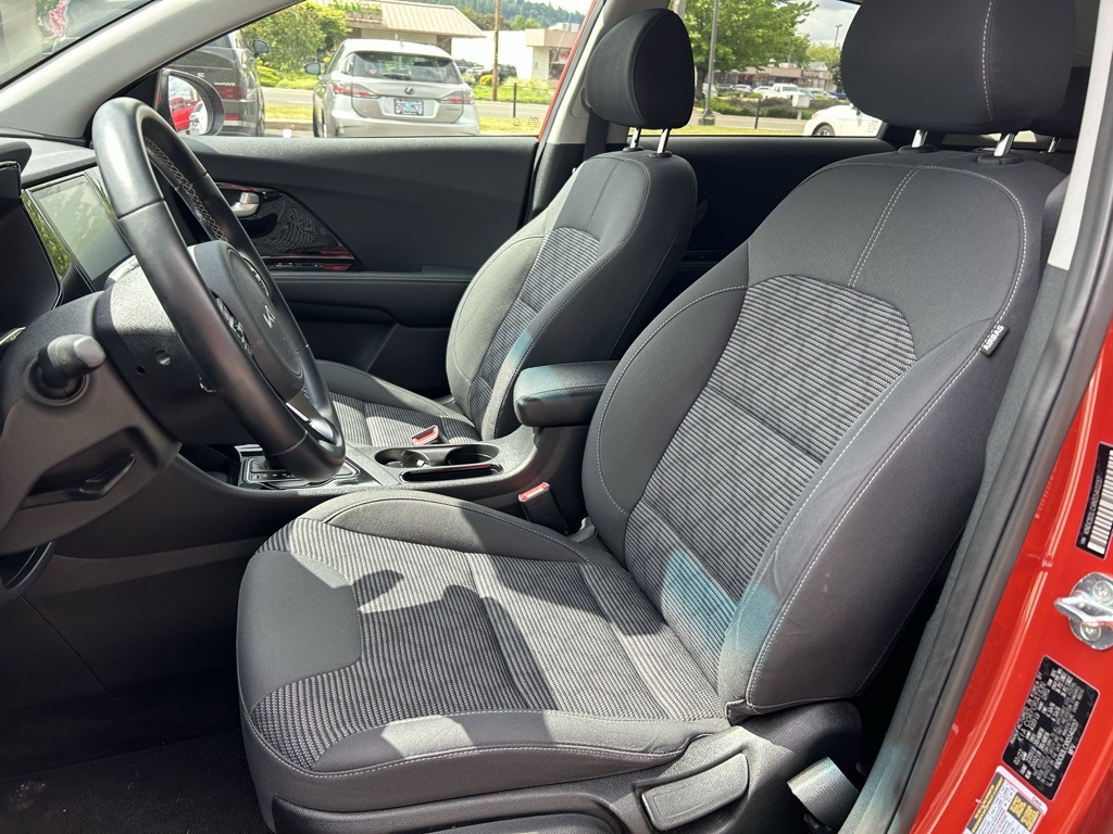 2022 Kia Niro LXS photo 21