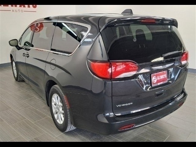 2022 Chrysler Voyager LX photo 2