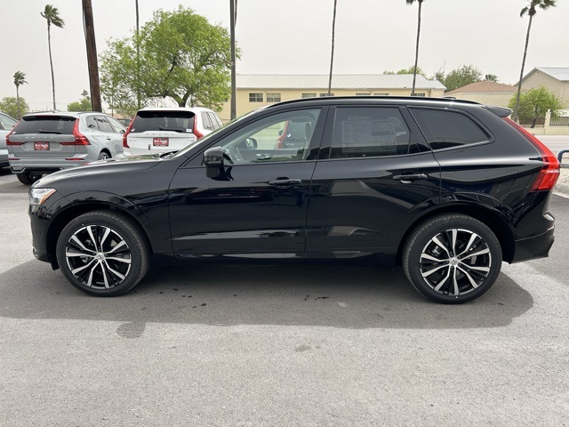 2025 Volvo XC60 B5 Plus photo 4