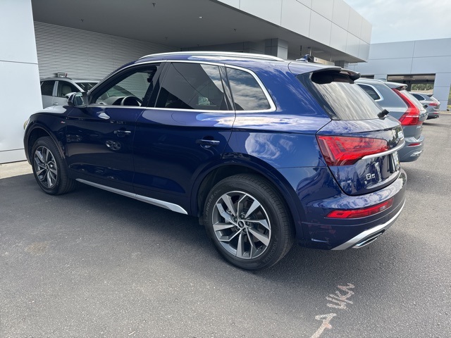 2022 Audi Q5 45 S line Premium photo 2