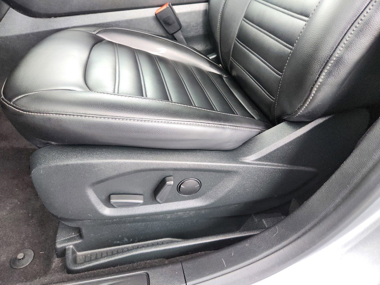2022 Ford Edge SEL photo 28