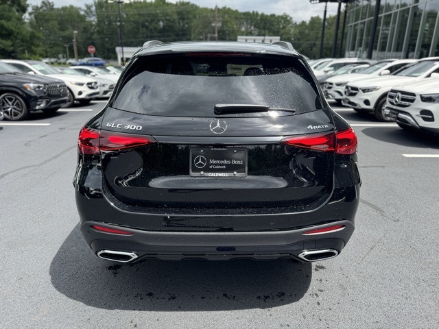 2025 Mercedes Benz GLC 300 4MATIC photo 4