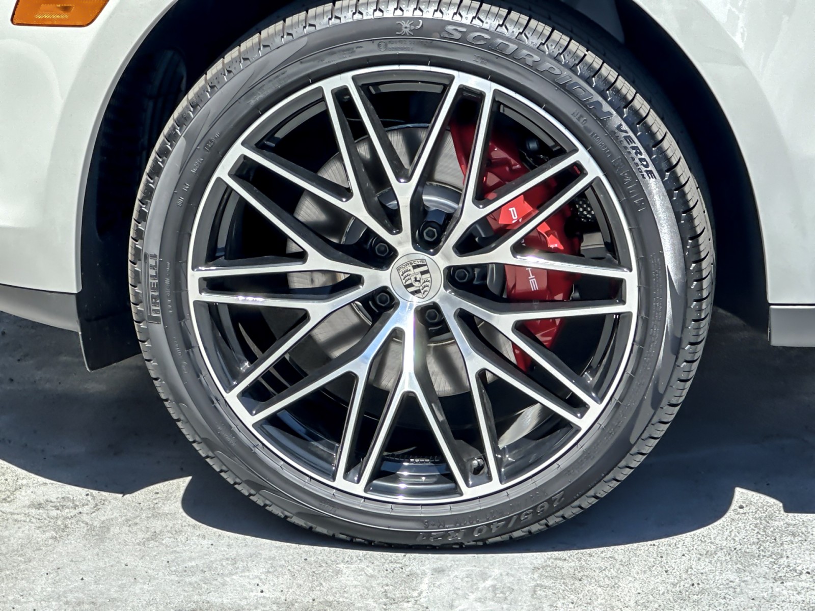 2025 Porsche Macan S photo 22