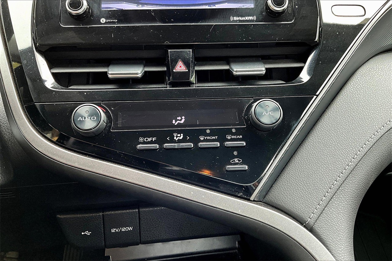 2021 Toyota Camry SE photo 12