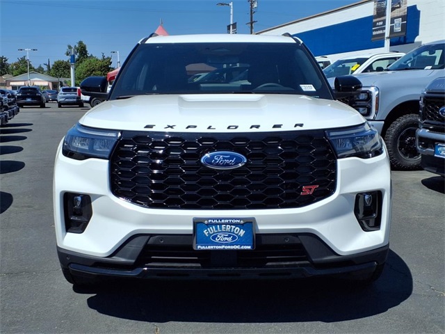 2025 Ford Explorer ST photo 2