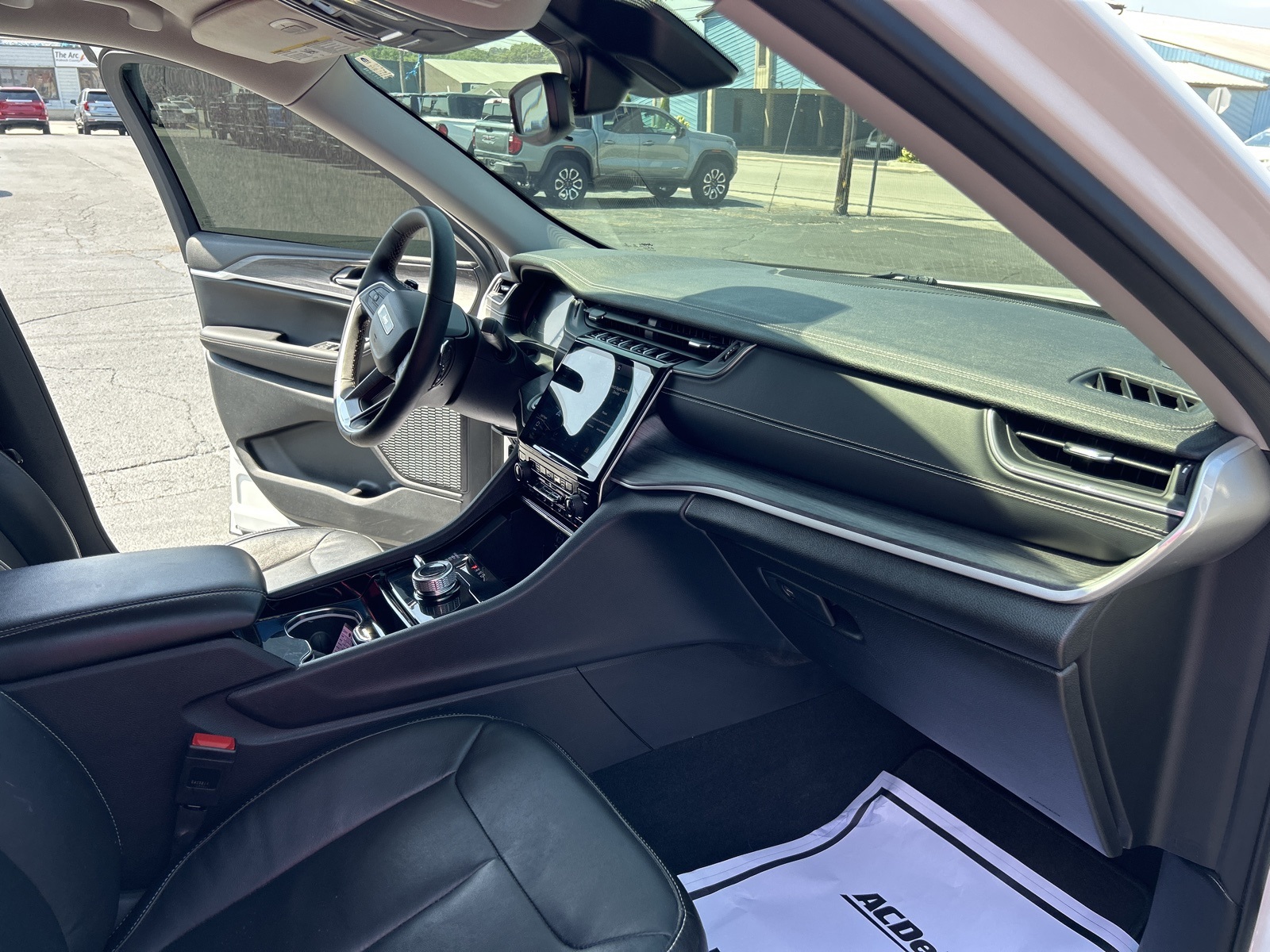 2023 Jeep Grand Cherokee Limited photo 39