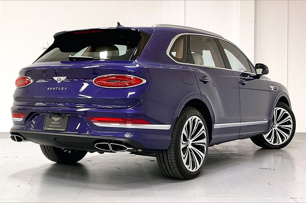 2024 Bentley Bentayga Azure photo 4
