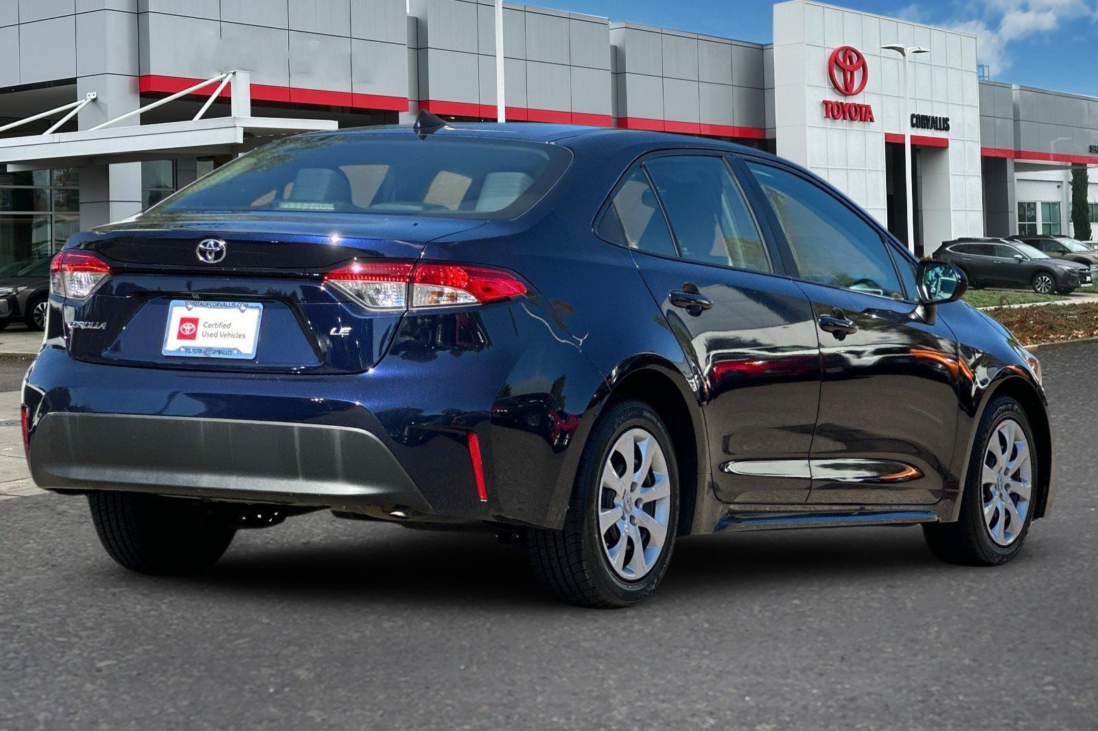 2023 Toyota Corolla LE photo 3