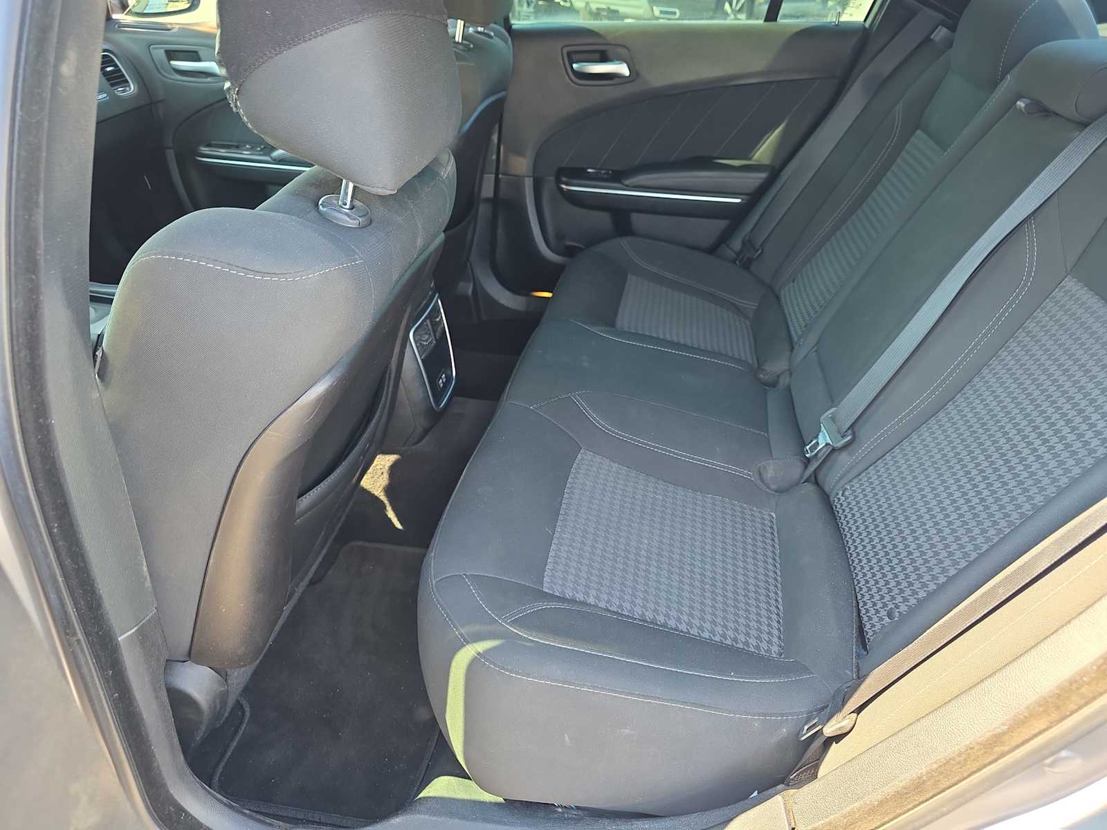 2018 Dodge Charger SXT Plus photo 22
