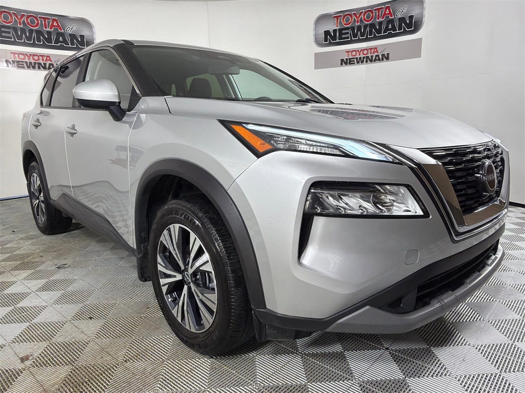 2023 Nissan Rogue SV's photo