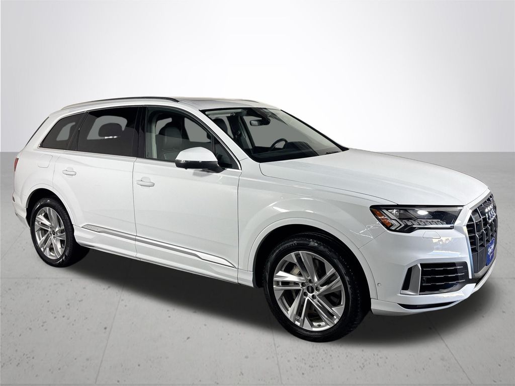 2024 Audi Q7 55 Premium Plus photo 4