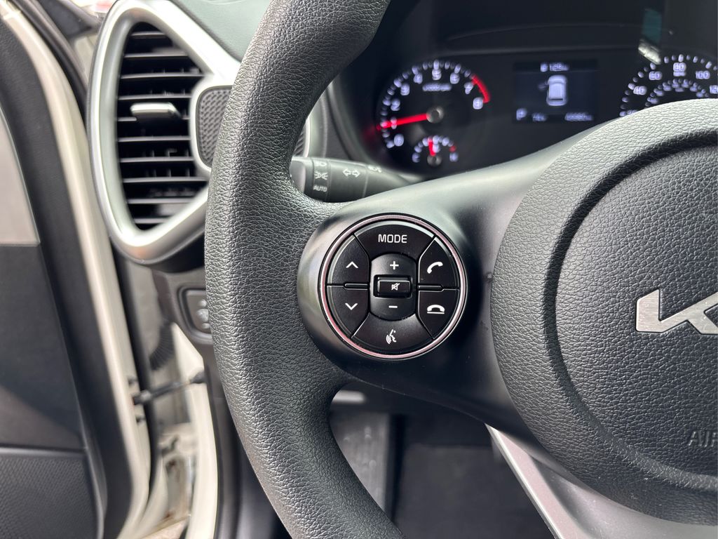 2022 Kia Soul LX photo 27