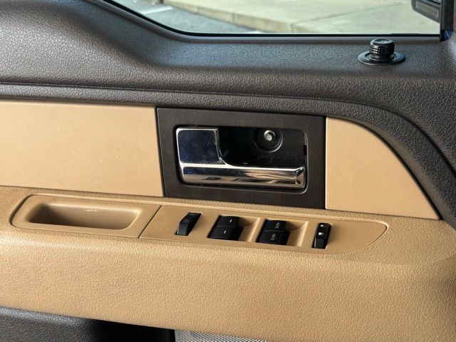 2013 Ford F-150 XLT photo 29