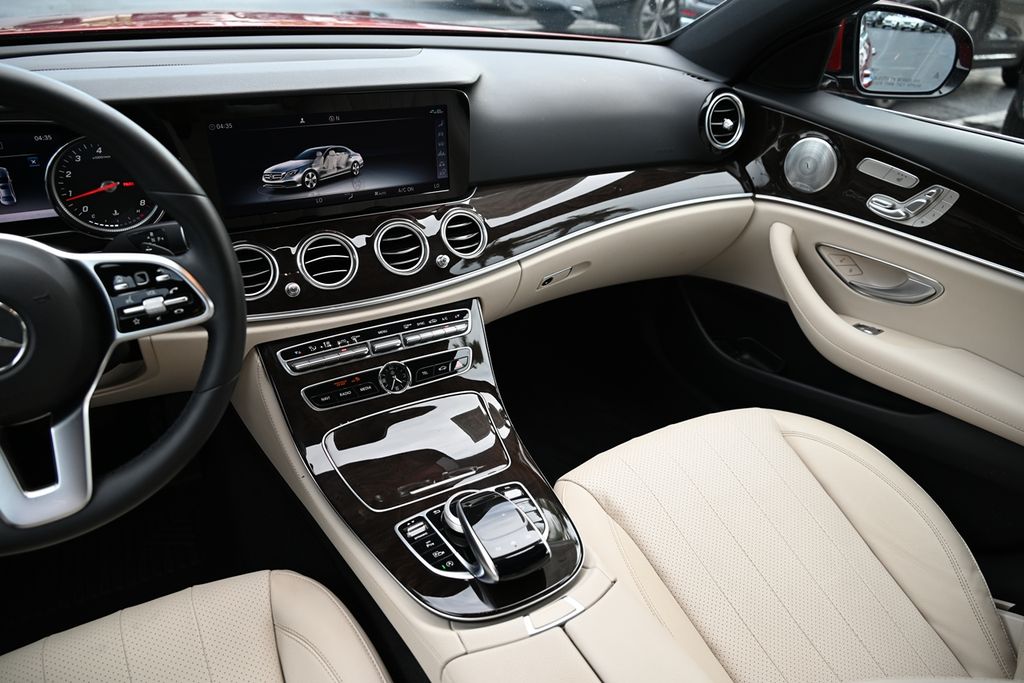 2019 Mercedes Benz E 300 photo 13
