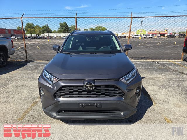 2021 Toyota RAV4 XLE Premium photo 3