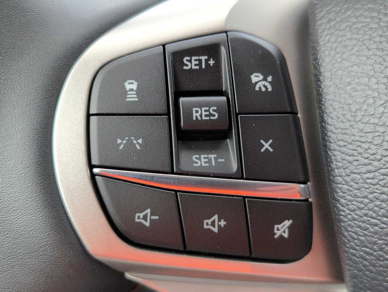 2025 Ford Explorer photo 23