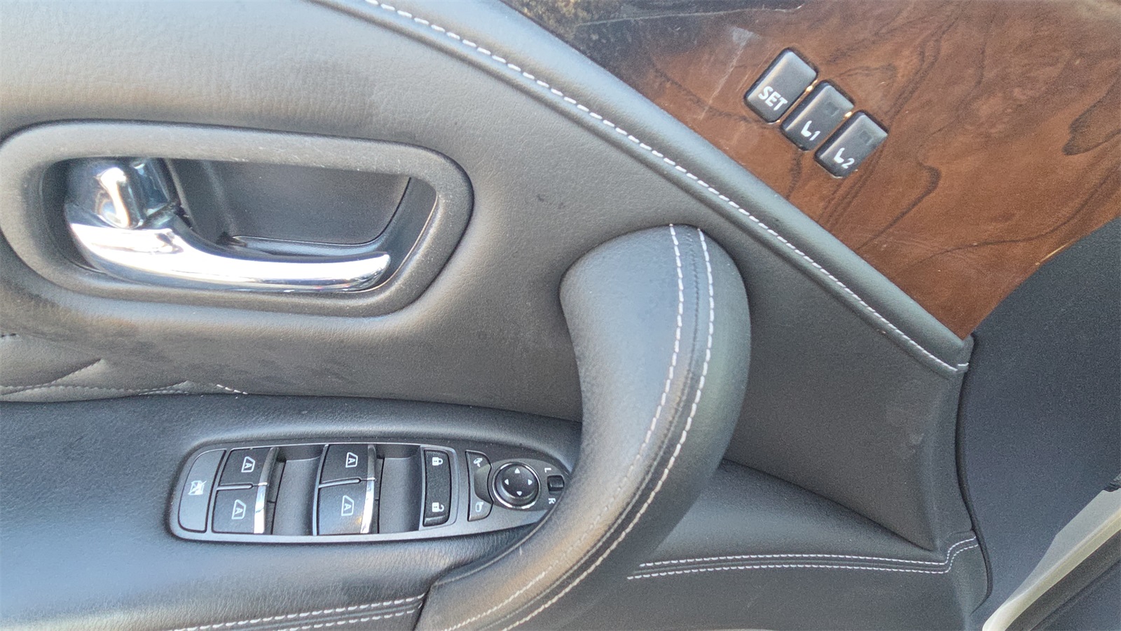 2019 Infiniti QX80 Base photo 34