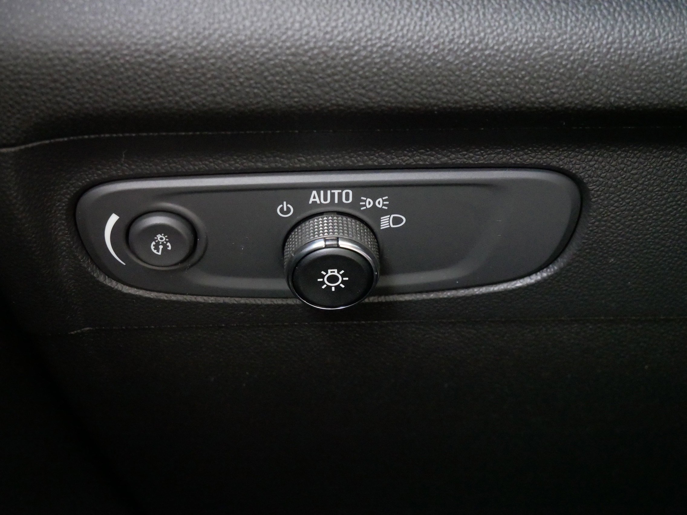 2021 Buick Envision Essence photo 27