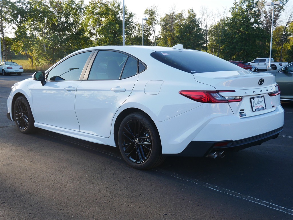 2025 Toyota Camry SE photo 5