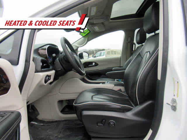 2023 Chrysler Pacifica Limited photo 4